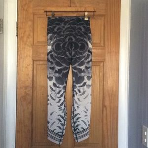 Lululemon Athletica Angel Wing High Times Pant